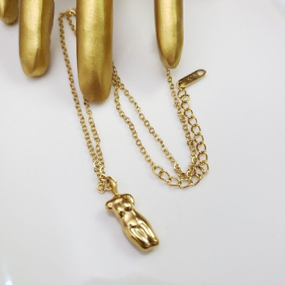Female Body Layering Necklace - Picture 2 of 16